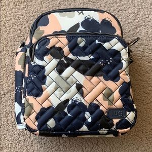 Lug bag can can in floral multi